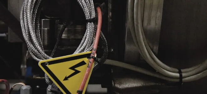 Elektrotechnische Installation und Industrieverkabelung
